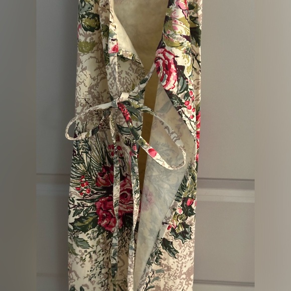 April Cornell Merry Antique Apron 100% Cotton Floral Pine Christmas Red, Cream - Picture 3 of 10